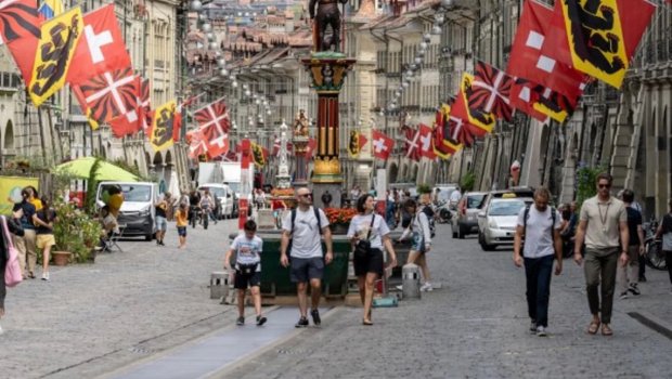 İsveçrənin 200 ilə yaxın davam edən bitərəflik statusu dəyişir?
