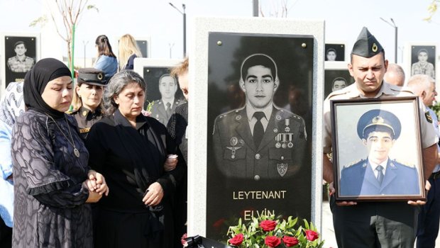 Şəhid leytenant Elvin Şükürlünün məzarı ziyarət edildi - FOTO/VİDEO