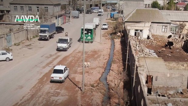 AAYDA: Məmmədli qəsəbəsində yolun bərpası üçün öncə su problemi həll olunmalıdır