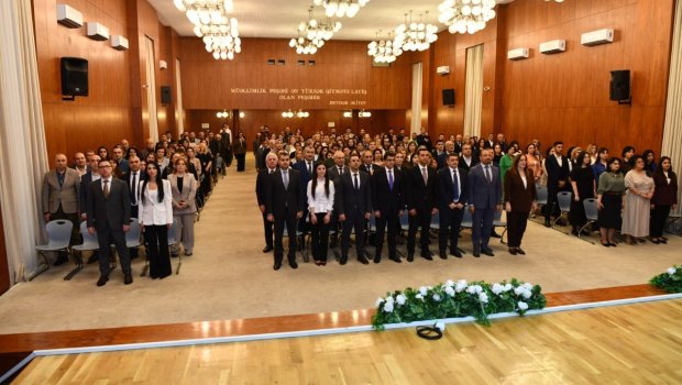 ADNSU-nun müəllimlərinə Beynəlxalq Müəllimlər Günü münasibətilə yüksək məbləğdə mükafat verildi &ndash; FOTO