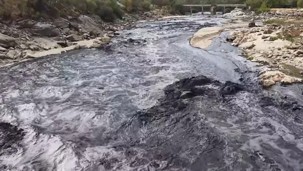 İspaniyada çaylar qara rəngə boyandı - Foto/Video