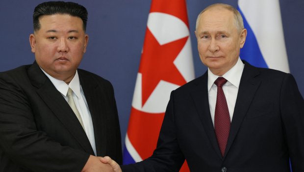 Kim Çen In Ukraynaya qarşı müharibədə Putini dəstəkləyəcəyinə SÖZ VERDİ