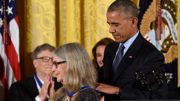 Barak Obamanın medal verdiyi kompüter alimi 90 yaşında vəfat etdi &ndash; FOTO