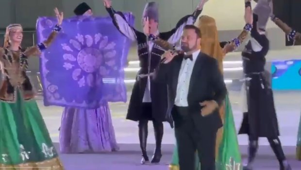 Türkmənistanda Dövlət başçılarının iştirak etdiyi konsertdə &ldquo;Azərbaycanım&rdquo; mahnısı və muğam SƏSLƏNDİRİLDİ - VİDEO