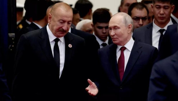 İlham Əliyev Türkmənistanda Putinlə ayaqüstü söhbət etdi - FOTO