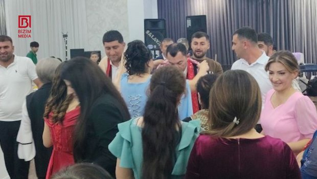 Qaxda qədim adət məşhur jurnalistin toyunda yenidən yaşadıldı - VİDEO