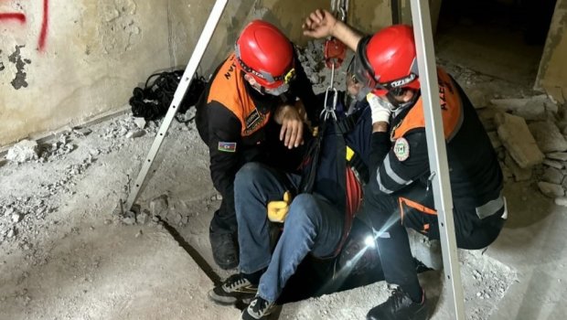 Köməksiz vəziyyətdə qalan &ldquo;şəxslər&rdquo; belə xilas edildi - FOTO/VİDEO