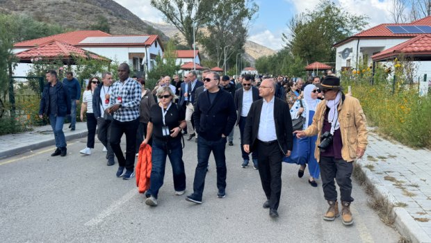 Beynəlxalq konfransın iştirakçıları Laçında - VİDEO