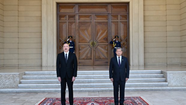 İlham Əliyev Kamboca Baş nazirini qarşıladı - FOTO