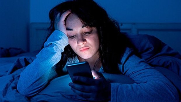 Telefonların enerjisi gecə niyə azalır?