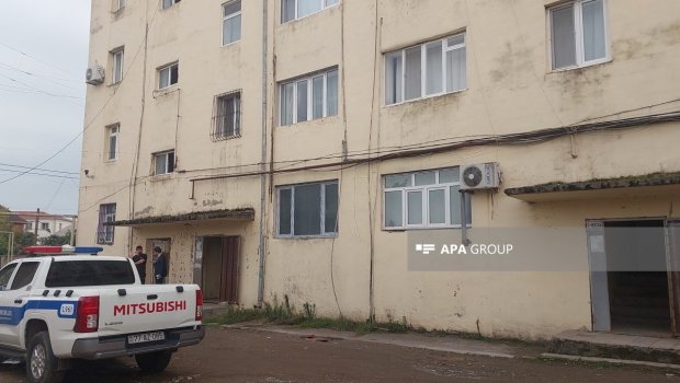 Lənkəranda kişi arvadını və 3 yaşlı oğlunu BIÇAQLADI - FOTO