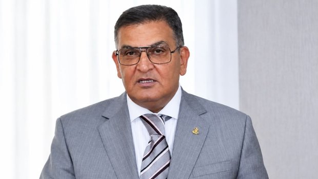 Səmədovun mənimsədiyi pulu oğlu qaytardı - 300 min...