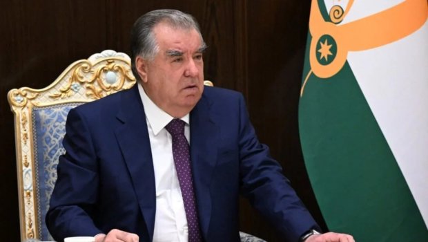 Emoməli Rahmon Bakıya yola düşdü