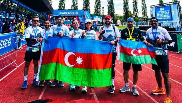 Azərbaycan komandası 3 ölkəni birləşdirən məşhur marafonda uğur qazandı &ndash; FOTO/VİDEO