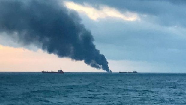 Qara dənizdə tanker yandı: 8 nəfər itkin düşdü