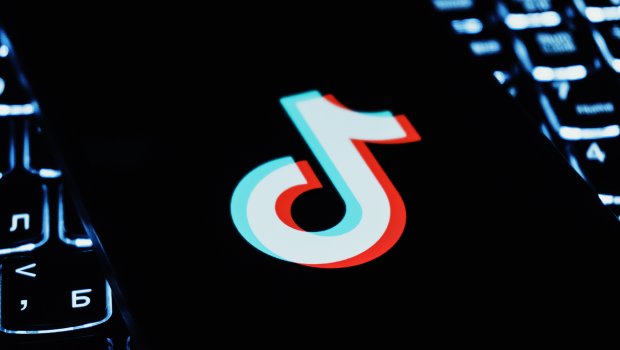 "TikTok"da canlı yayımda söyüş söyənlər saxlanıldı