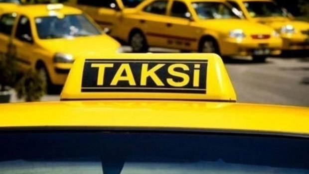 Taksi sürücülərindən ŞİKAYƏT - Bir aylıq &ldquo;Fərqlənmə nişanı&rdquo; üçün bir həftə gözləməli olurlar?