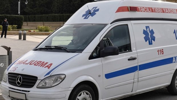 Bakıda təcili yardım maşını ağır qəza törətdi: Ölən var