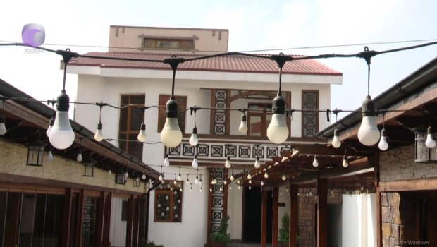 Bakıda yaşayış evini restorana çevirdilər - Qonşular ŞİKAYƏTÇİDİR - VİDEO