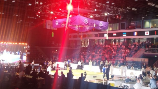 Azərbaycan sumoçusu Bakıda keçirilən dünya çempionatında qızıl medal qazandı