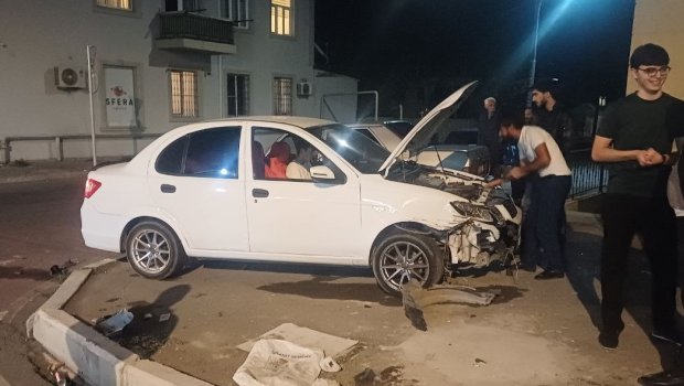 Gəncədə ağır qəza: 2 avtomobil toqquşdu - FOTO-VİDEO