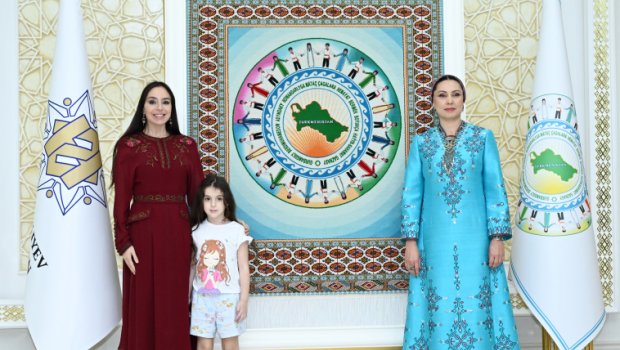 Leyla Əliyeva Arkadağ şəhərində Oğulcahan Atabayeva ilə görüşüb - FOTO