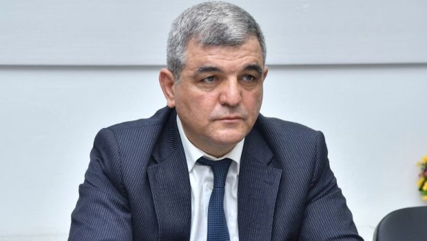 Fazil Mustafa: &ldquo;850 şagirdlik məktəbdə 2551 uşaq təhsil alır&rdquo;