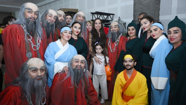 Bakıda çoxdan gözlənilən premyera baş tutdu - FOTO