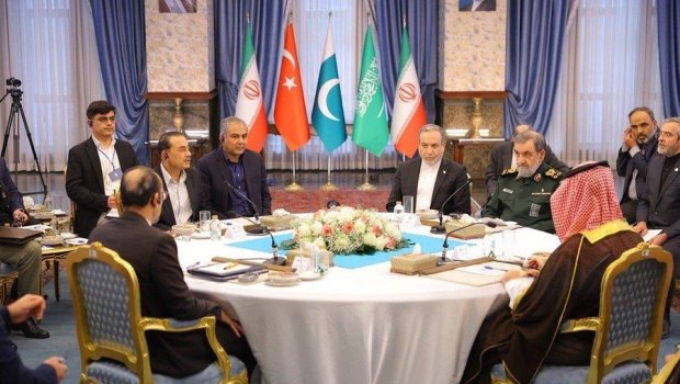 İran bu ölkələrlə ilk dördtərəfli görüşü keçirib regional təhlükəsizliyi müzakirə etdi