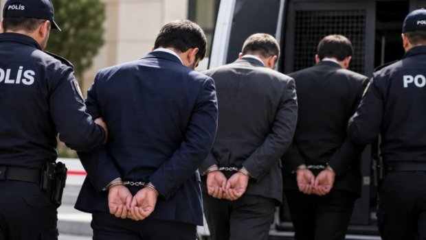 İcra Hakimiyyətinin əməkdaşları oğurluğa görə həbs olundular