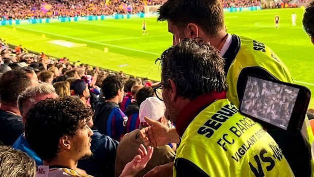 &ldquo;Real&rdquo; azarkeşi &ldquo;Barselona&rdquo;nın stadionundan QOVULDU