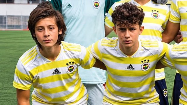 Arda Gülərin uşaqlıq dostu: &ldquo;O dünya ulduzudur, mən isə zərgərlik mağazasında işləyirəm&rdquo; &ndash; FOTO