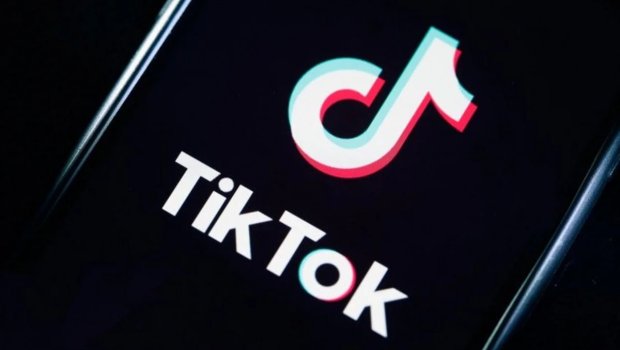 "TikTok"da qadından hədiyyə alan kişi arvadının qolunu sındırdı