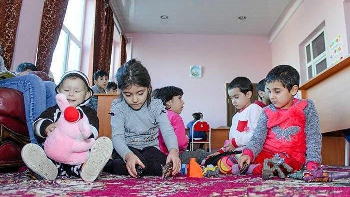 Məktəb yaşında, amma təhsildən uzaq - Sənədsiz uşaqların ACI TALEYİ
