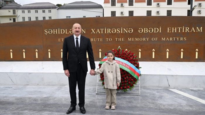 “Danışan fotolar”... - Hikmət Hacıyev Prezidentin Nilayla FOTOSUNU paylaşdı