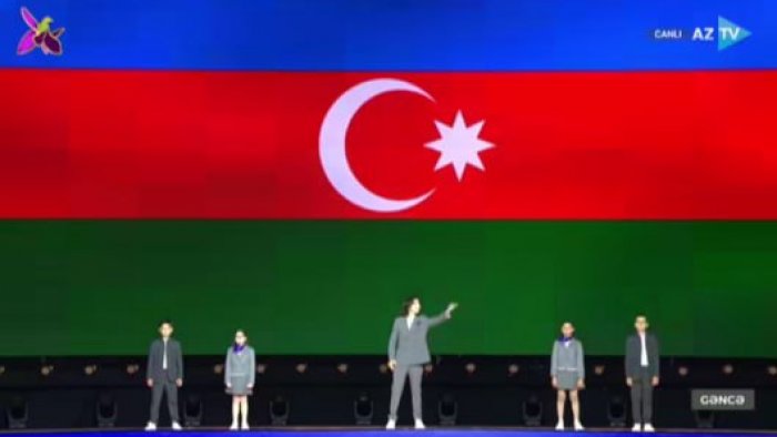 Himnimizi yeni formatda ifa etdilər - VİDEO