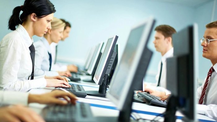 Azərbaycanda ən çox tələb olunan peşələr və maaşları – SİYAHI/FOTO