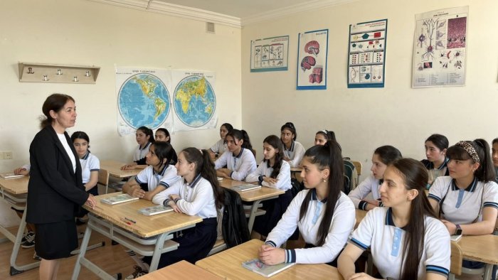 “Qızların 9-cu sinifdən çıxarılması erkən nikah riskini artırır” - İcbari təhsil 11 illiklə ƏVƏZLƏNİR?