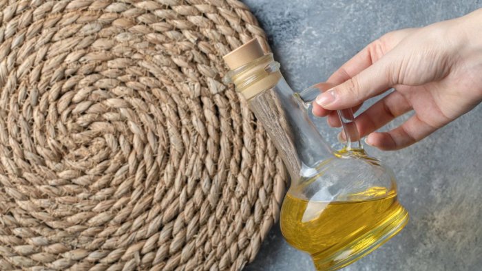 Kətan yağının sağlamlığa faydaları və düzgün istifadə qaydası - Kimlərə OLMAZ