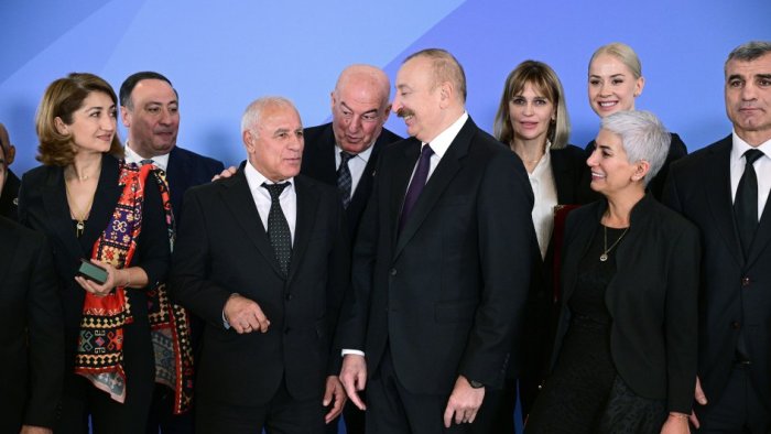 Prezidentin idmançılarla maraqlı söhbəti - VİDEO