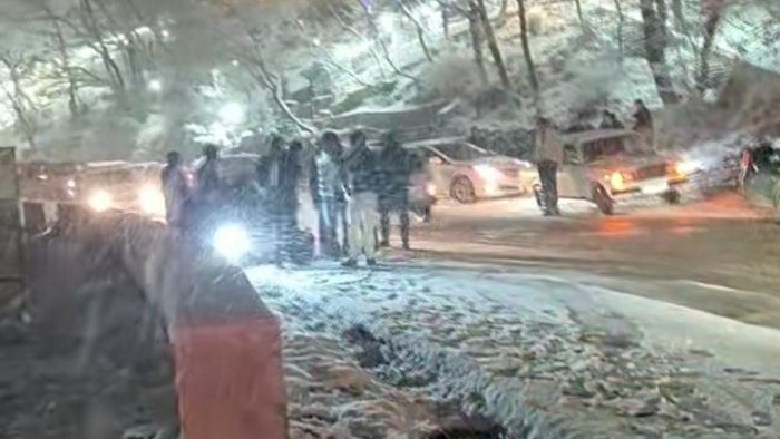 Qərb bölgəsində hava kəskin DƏYİŞDİ: Dağlıq ərazilərdə güclü qar yağır - FOTO/VİDEO