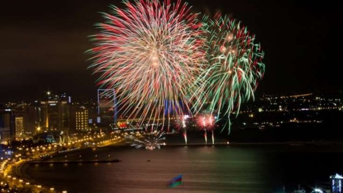 Bulvarda bayram ATƏŞFƏŞANLIĞI &ndash; VİDEO