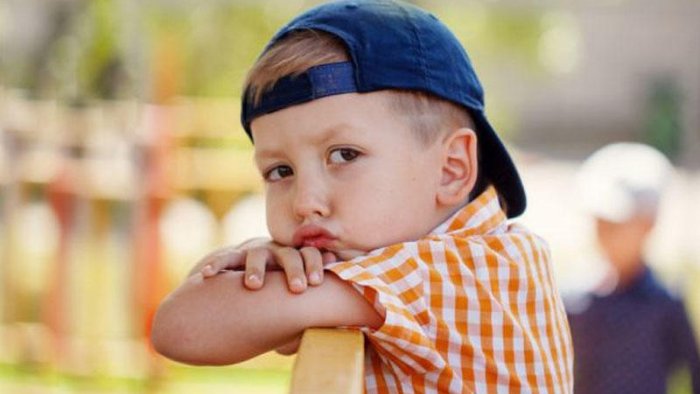 Sakit uşaqlar - Utancaqlıq, yoxsa psixoloji narahatlıq?