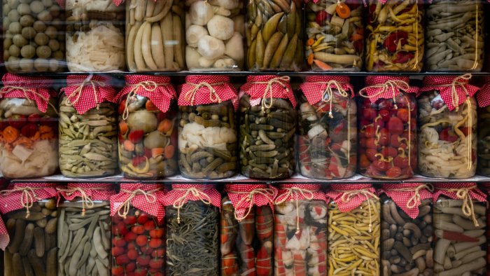 Yüksək təzyiqi olanların NƏZƏRİNƏ: Bəzi qidalar sizə olmaz