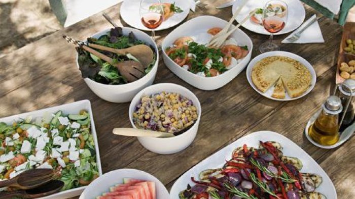 Yeməkdən dərhal sonra bunları ETMƏYİN - Doğru bildiyimiz yanlışlar