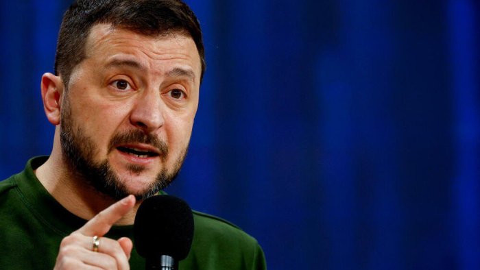 Zelenski xarici ölkələrə köçən ukraynalıları müharibəyə ÇAĞIRDI