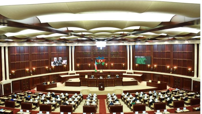 16 yaşa qədər uşaqlara sosial şəbəkə qadağası Milli Məclisin GÜNDƏMİNDƏ