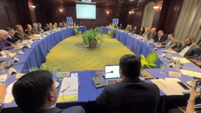 Azərbaycan-Ermənistan vətəndaş cəmiyyəti nümayəndələri arasında MÜZAKİRƏLƏR BAŞLADI &ndash; VİDEO