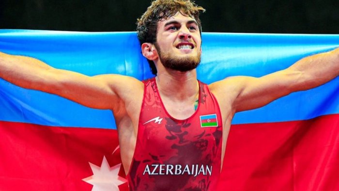 Güləşçimiz Serbiyada qızıl medal qazandı