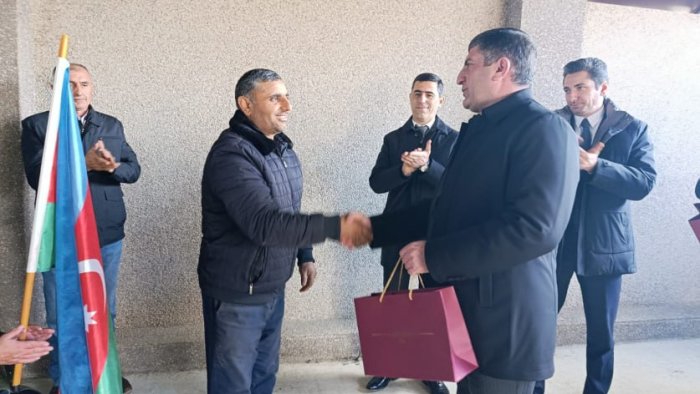 Ağdərəyə növbəti köç: Daha 41 ailə doğma yurduna qovuşdu - FOTO